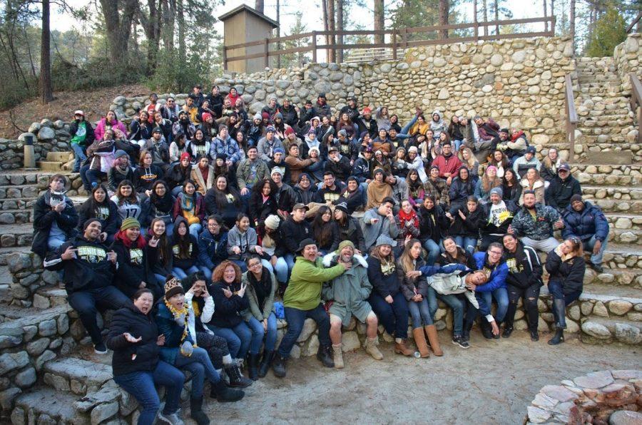 The+Class+of+2017+and+staff+members+that+attended+this+years+senior+retreat.