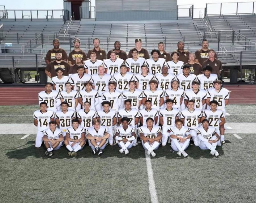 Team photo of Don Lugos Varsity football team. It was a well fought season, but next year we will come back stronger.